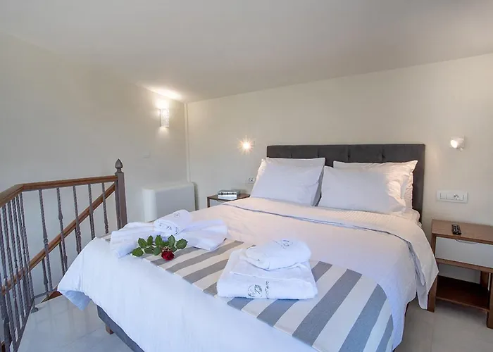 מלון דירות Nafplia Terra 4*